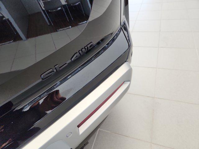 Photo of 2025 Super Black Nissan Pathfinder