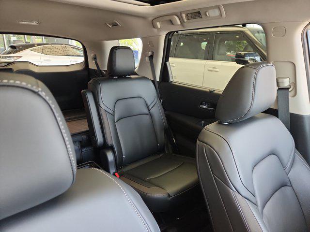 Photo of 2025 Super Black Nissan Pathfinder