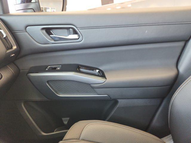 Photo of 2025 Super Black Nissan Pathfinder