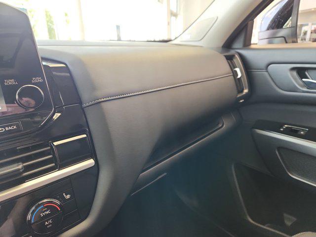 Photo of 2025 Super Black Nissan Pathfinder