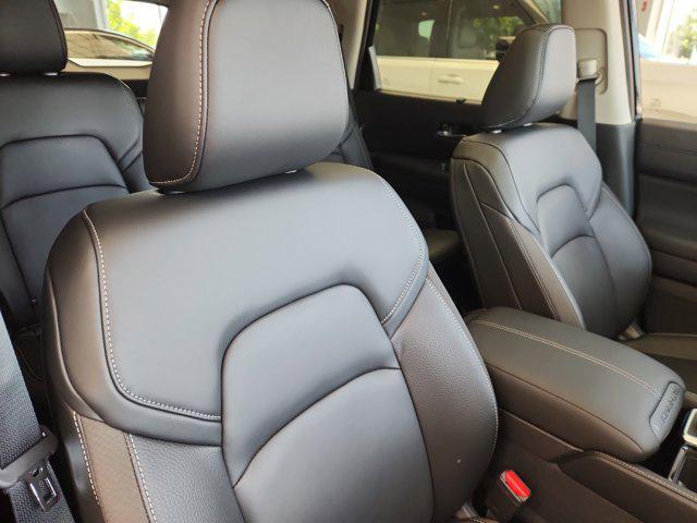 Photo of 2025 Super Black Nissan Pathfinder