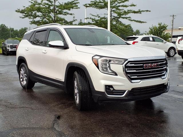 Photo of 2022 White Frost Tricoat GMC Terrain