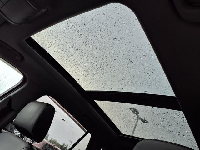 Photo of 2022 White Frost Tricoat GMC Terrain