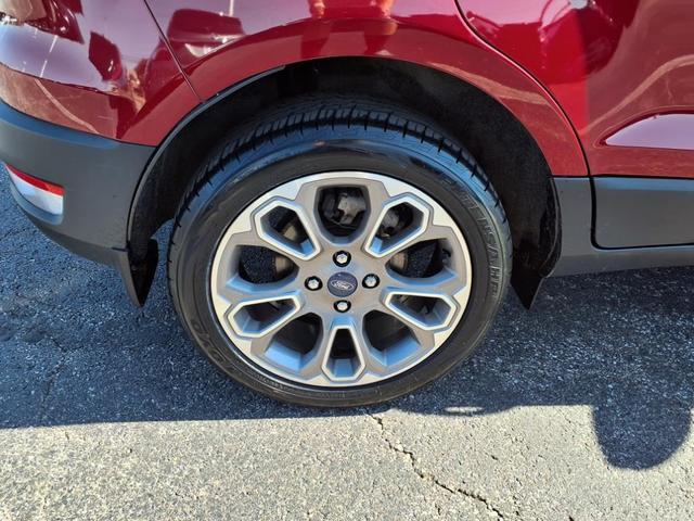 Photo of 2018 Ruby Red Metallic Tinted Clearcoat Ford EcoSport
