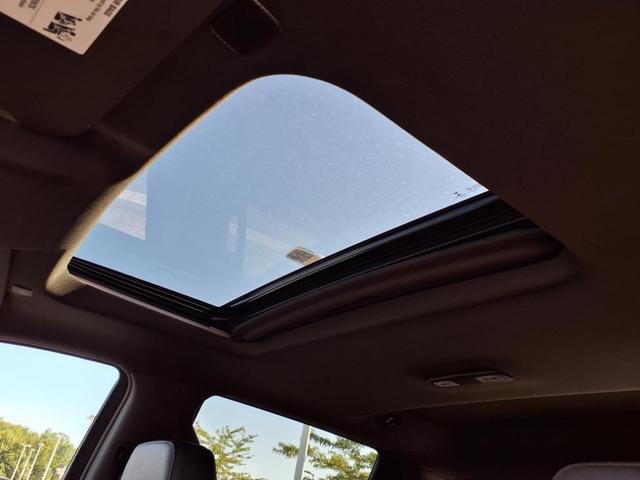 Photo of 2021 Summit White GMC Sierra 1500