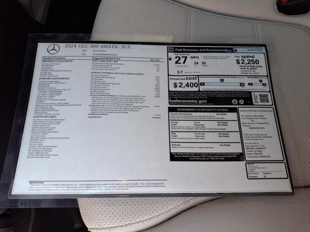 Photo of 2024 MANUFAKTUR Moonlight White Metallic Mercedes-Benz GLC 300