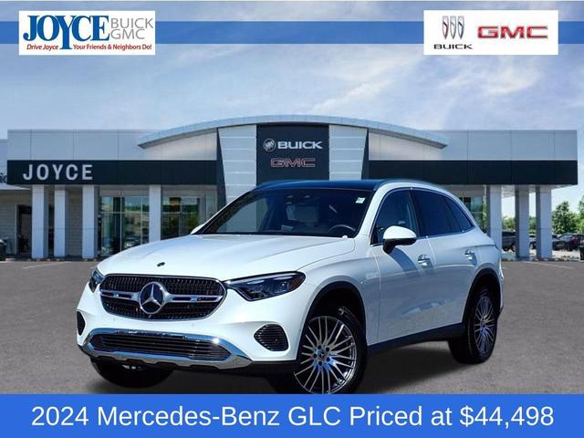Photo of 2024 MANUFAKTUR Moonlight White Metallic Mercedes-Benz GLC 300