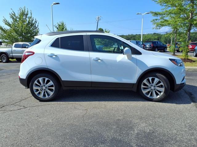 Photo of 2017 Summit White Buick Encore