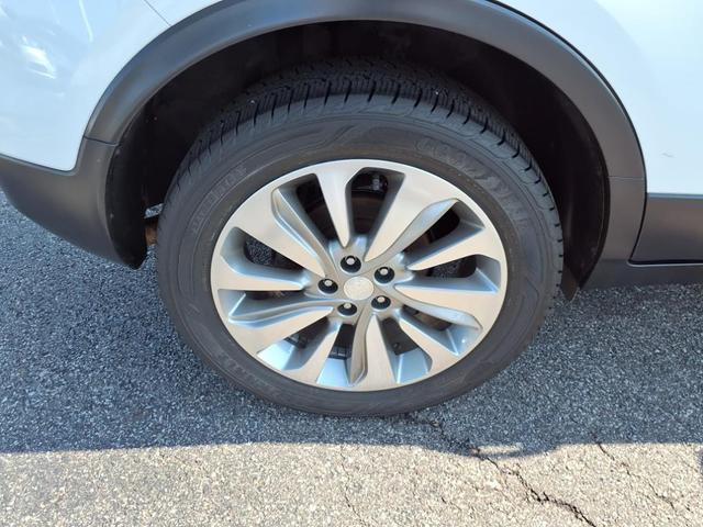 Photo of 2017 Summit White Buick Encore