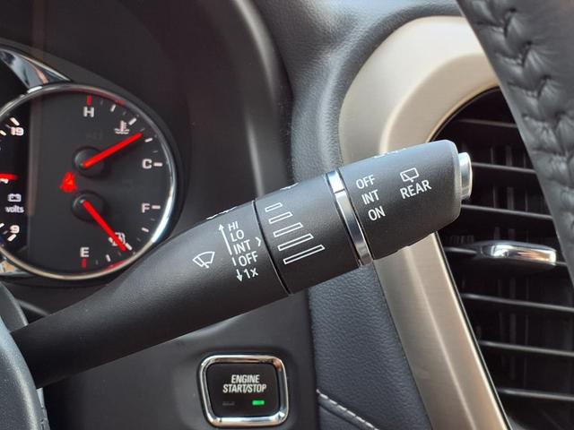 Photo of 2022 White Frost Tricoat GMC Acadia