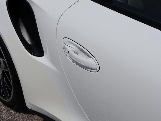 Photo of 2014 White Porsche 911