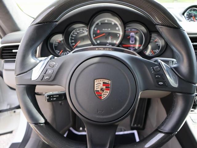 Photo of 2014 White Porsche 911
