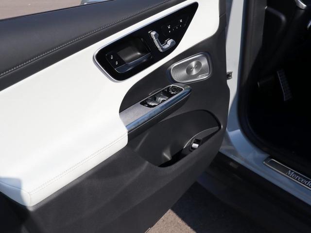 Photo of 2026 Gray Mercedes-Benz GLC 300