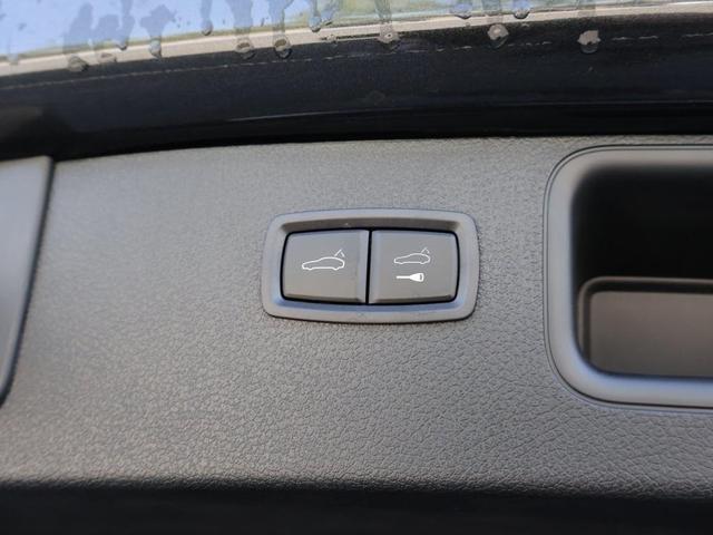 Photo of 2024 Volcano Grey Metallic Porsche Macan