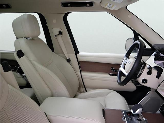 Photo of 2023 Fuji White Land Rover Range Rover