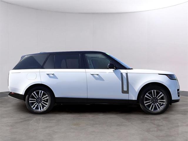 Photo of 2023 Fuji White Land Rover Range Rover