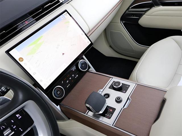 Photo of 2023 Fuji White Land Rover Range Rover