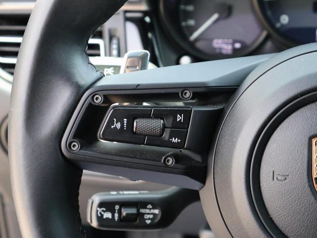 Photo of 2023 Night Blue Metallic Porsche Macan