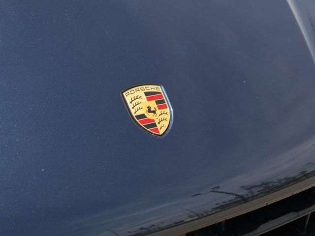 Photo of 2023 Night Blue Metallic Porsche Macan