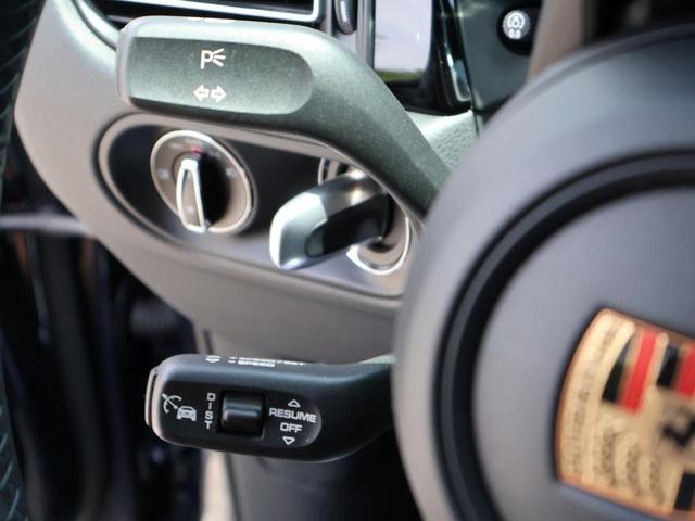Photo of 2023 Night Blue Metallic Porsche Macan