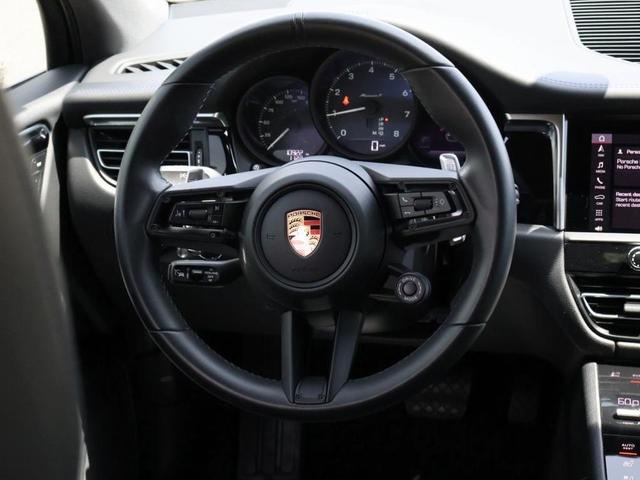 Photo of 2023 Night Blue Metallic Porsche Macan