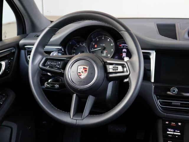 Photo of 2024 Gentian Blue Metallic Porsche Macan