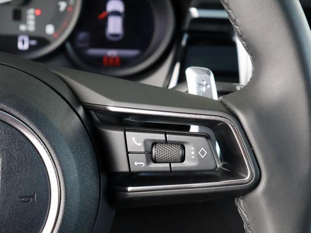 Photo of 2024 Gentian Blue Metallic Porsche Macan
