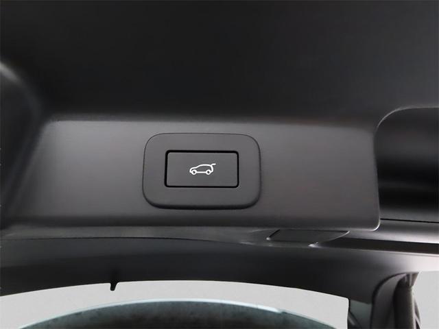 Photo of 2025 Portofino Blue Jaguar F-PACE