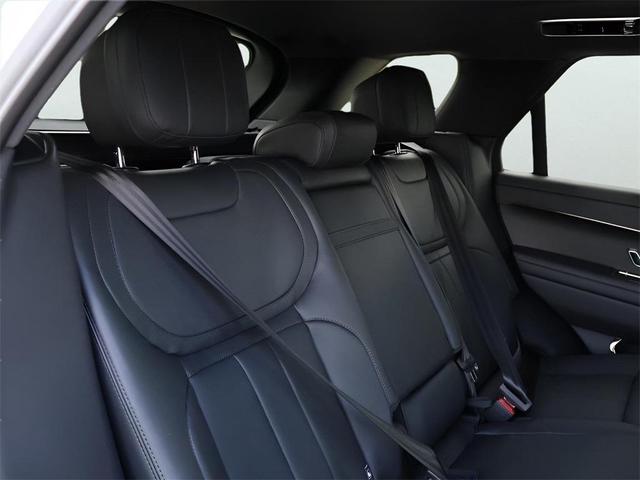 Photo of 2025 Fuji White Land Rover Range Rover Sport