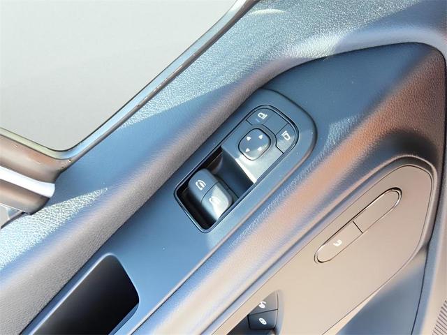 Photo of 2024 Arctic White Mercedes-Benz Sprinter 3500XD
