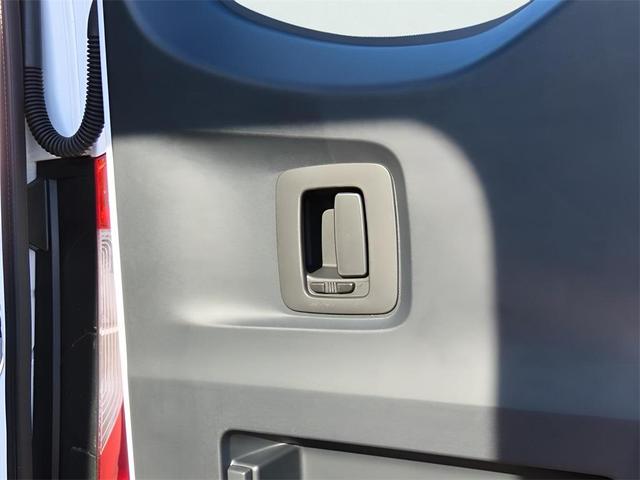 Photo of 2024 Arctic White Mercedes-Benz Sprinter 3500XD