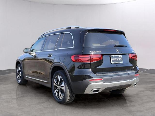 Photo of 2025 Midnight Black Mercedes-Benz GLB 250