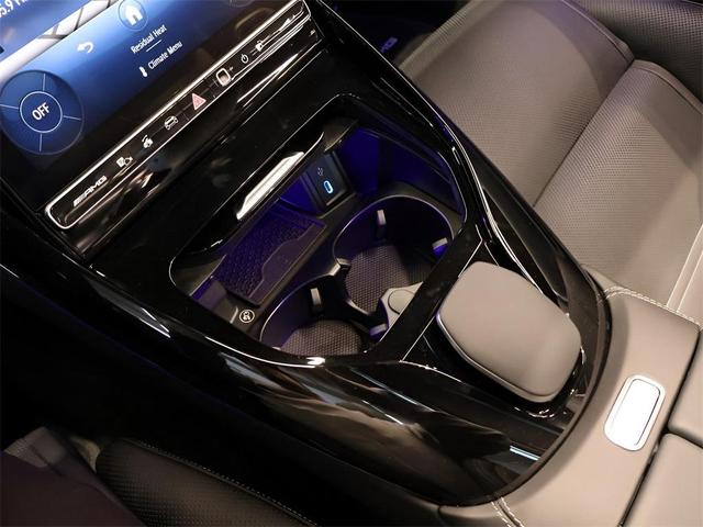 Photo of 2025 MANUFAKTUR Moonlight White Metallic Mercedes-Benz AMG SL 43