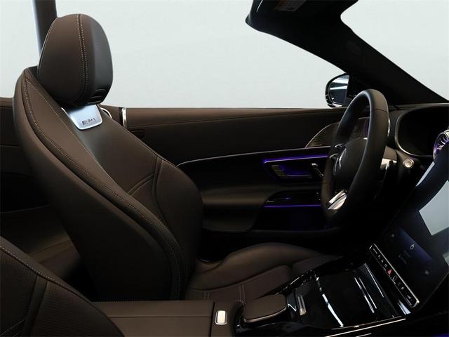 Photo of 2025 MANUFAKTUR Moonlight White Metallic Mercedes-Benz AMG SL 43