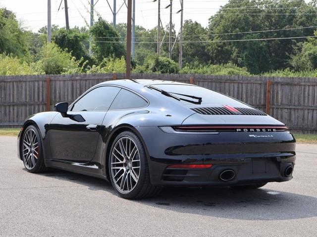 Photo of 2021 Black Porsche 911