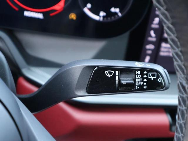 Photo of 2021 Black Porsche 911