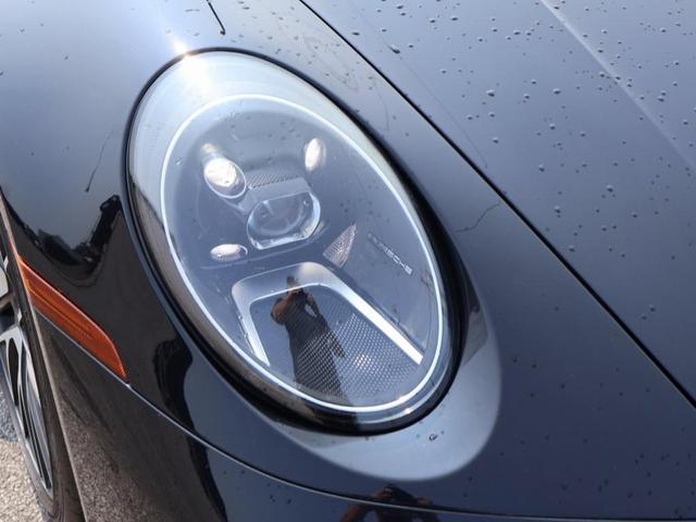 Photo of 2021 Black Porsche 911