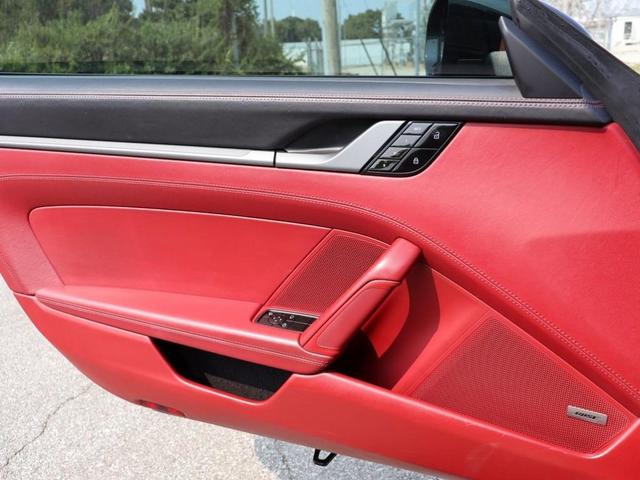 Photo of 2021 Black Porsche 911