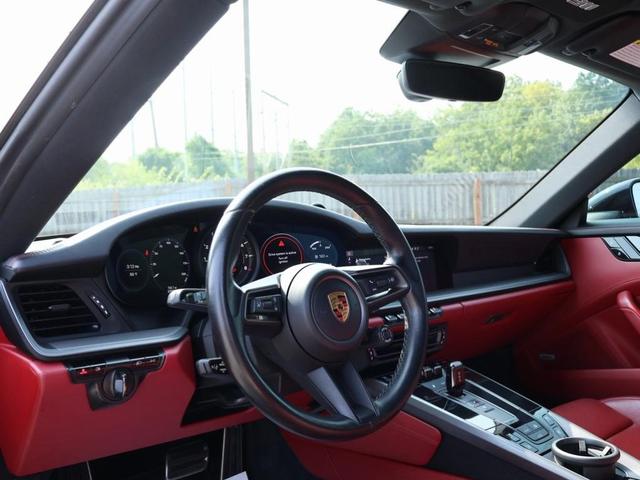Photo of 2021 Black Porsche 911
