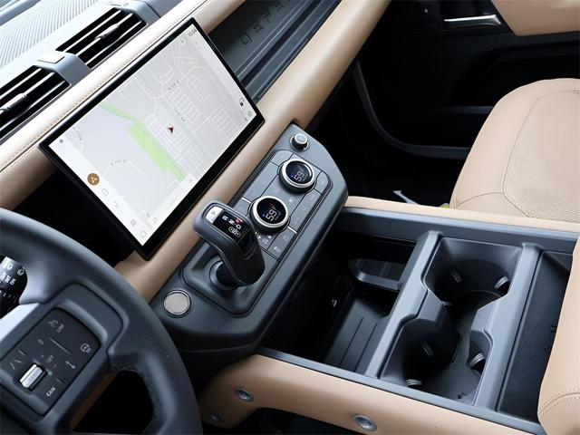 Photo of 2025 Fuji White Land Rover Defender