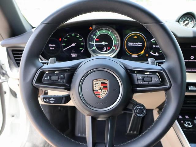 Photo of 2024 White Porsche 911