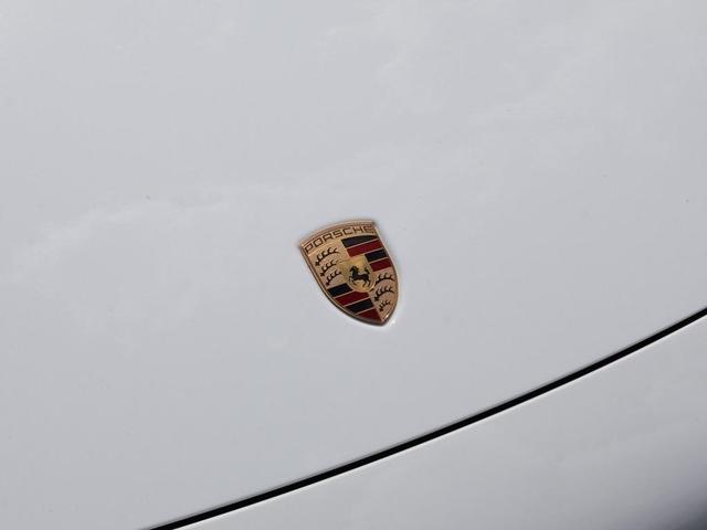 Photo of 2024 White Porsche 911