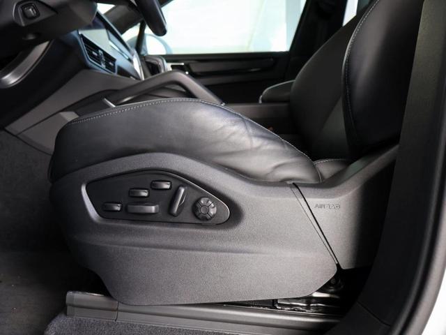Photo of 2022 Carrara White Metallic Porsche Cayenne