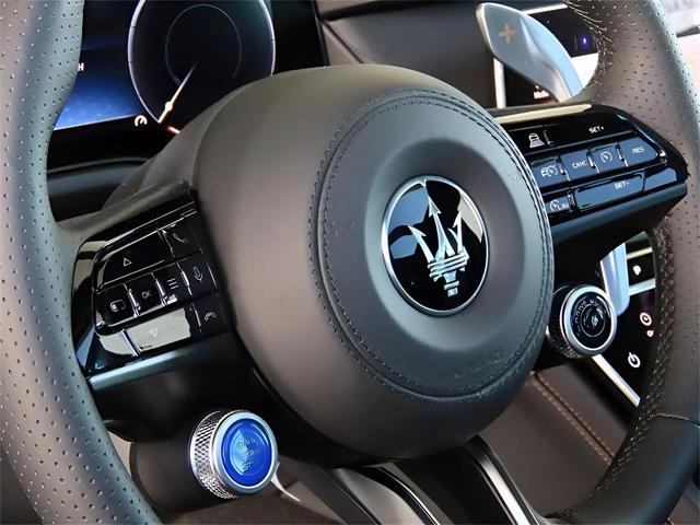 Photo of 2025 Bianco Maserati Grecale Folgore
