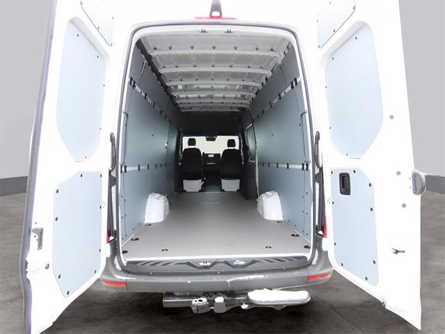 Photo of 2024 Arctic White Mercedes-Benz Sprinter 2500