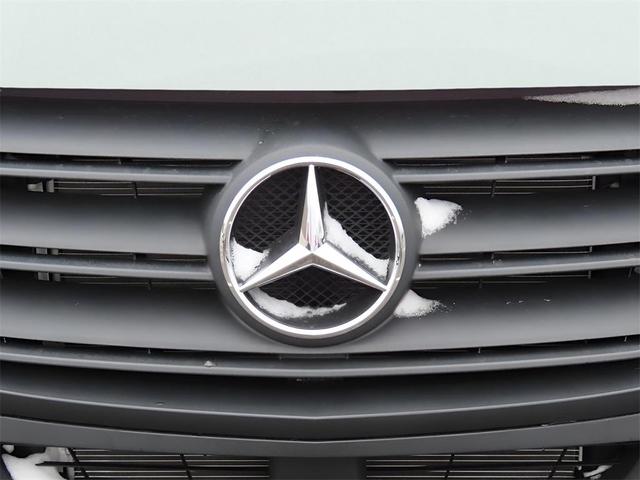 Photo of 2024 Arctic White Mercedes-Benz Sprinter 2500
