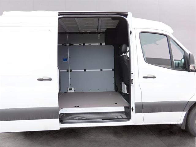 Photo of 2024 Arctic White Mercedes-Benz Sprinter 2500