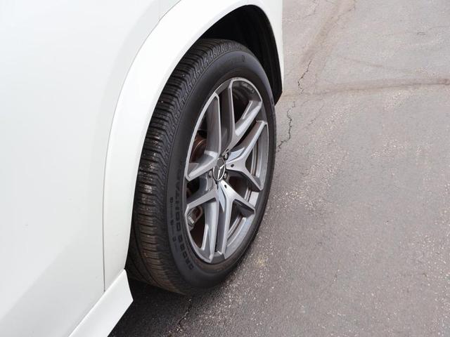 Photo of 2023 Diamond White Mercedes-Benz AMG GLE 53
