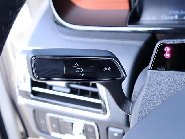 Photo of 2024 Ceramic Pearl Metallic Lincoln Navigator