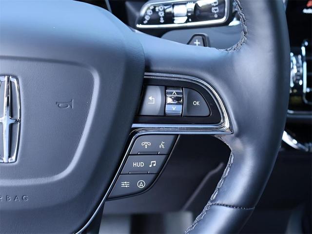 Photo of 2024 Ceramic Pearl Metallic Lincoln Navigator